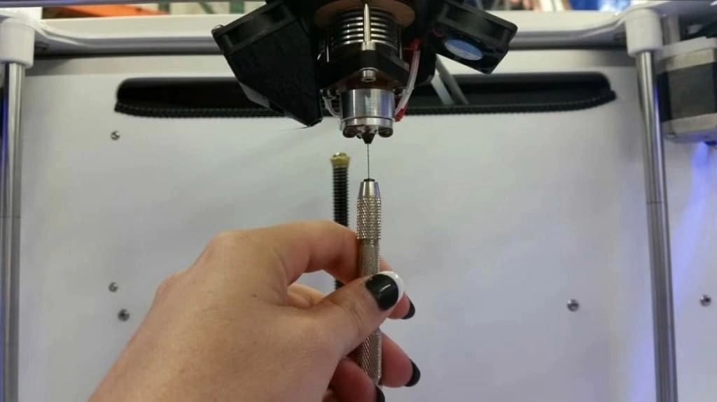 Пластик не выдавливается из сопла