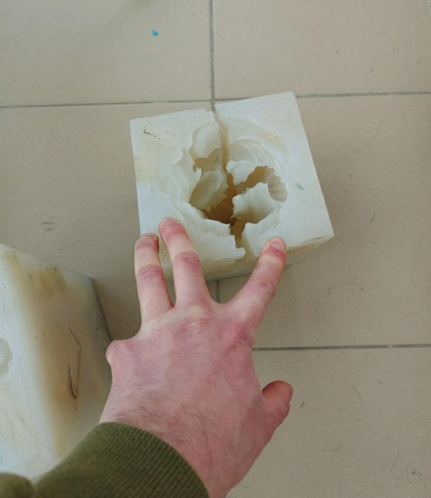 Силиконовая форма, снятая с мастер модели