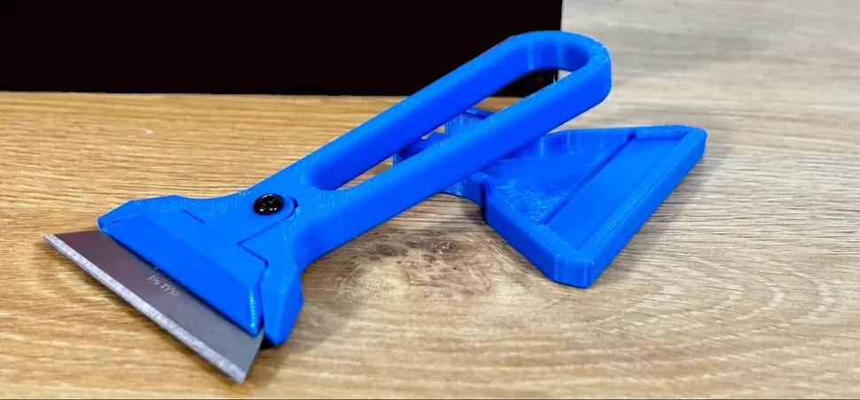 Напечатанный скребок из PC Creality K2 Pro Напечатанный скребок из PC Creality K2 Pro