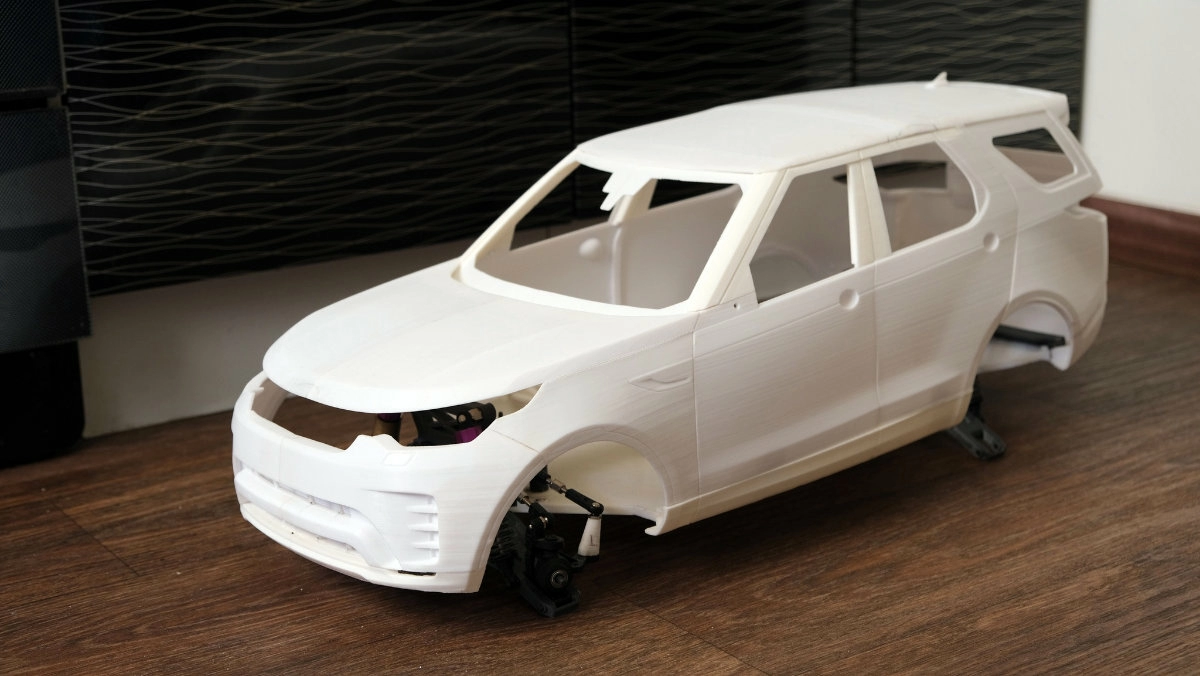 Уменьшенная модель автомобиля