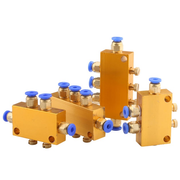 Raspredelitel' dlya smazochnogo nasosa 4