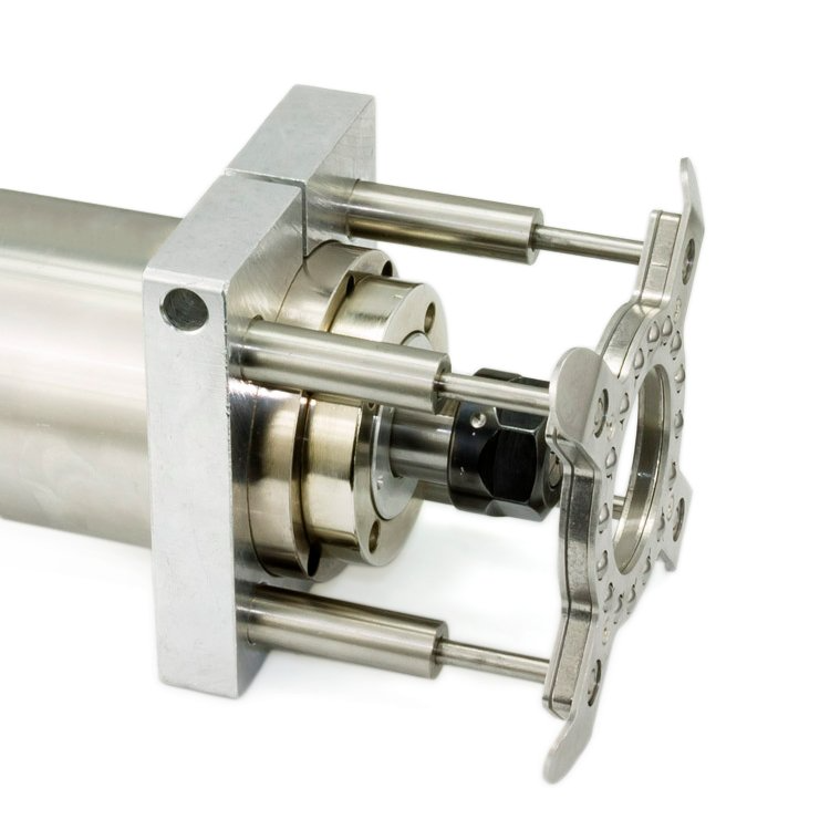 Prizhim listovogo materiala dlya shpindelya 3