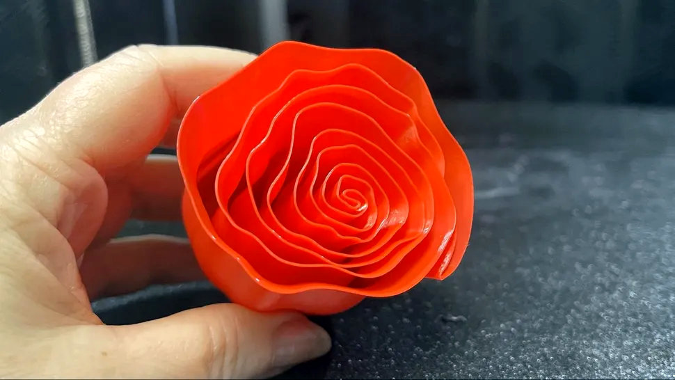 Одноцветная печать розы Creality K2 Plus